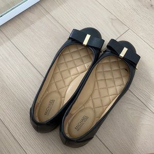 Micheal Kors flats